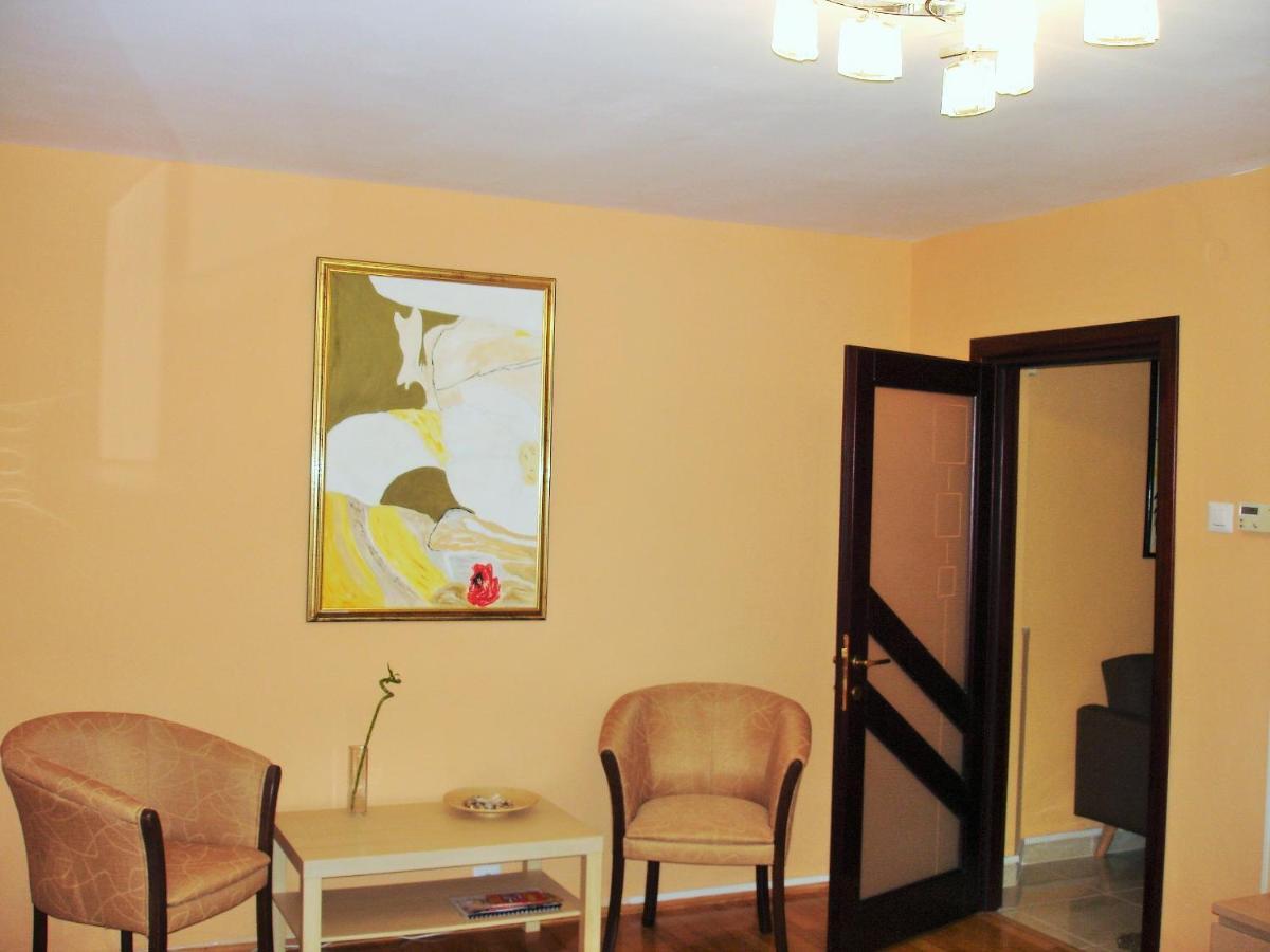 Apartament Central เปียตราเนียมซ์ ภายนอก รูปภาพ